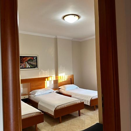 Ami Apartament Влёра Экстерьер фото