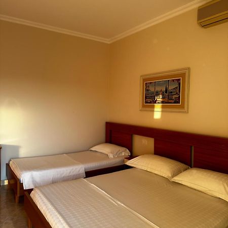 Ami Apartament Влёра Экстерьер фото