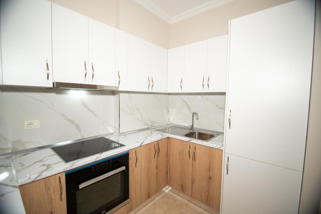 Ami Apartament Влёра Экстерьер фото